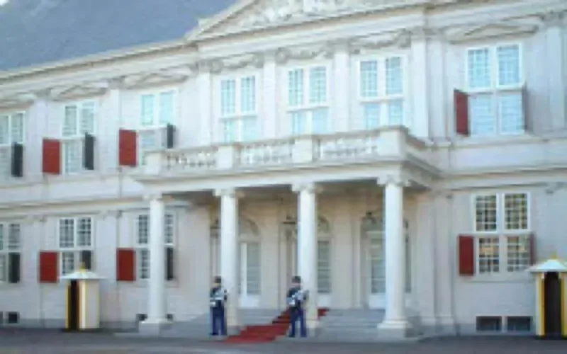 Un Marocain condamné pour avoir vandalisé le palais de la Reine Béatrice