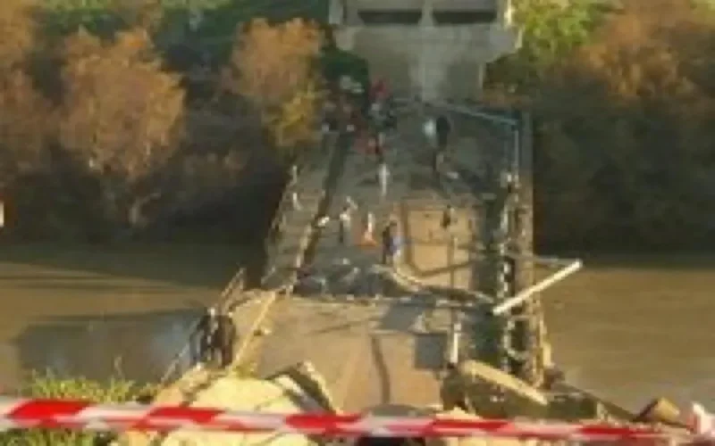 L'effondrement d'un pont à Machraâ Belksiri, fait deux morts et 14 blessés