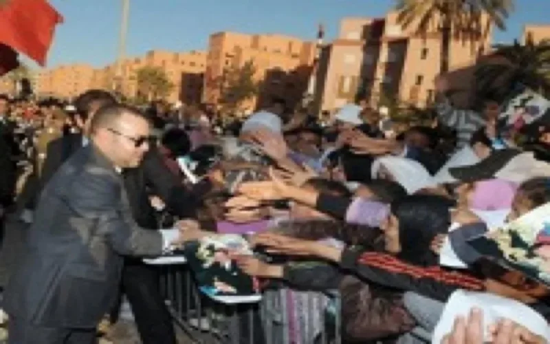 Mohammed VI : moins de pouvoirs mais toujours commandeur des croyants