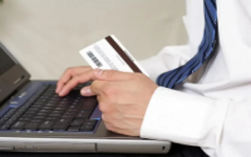 6,9 milliards de dirhams de paiements par carte bancaire en 2010 