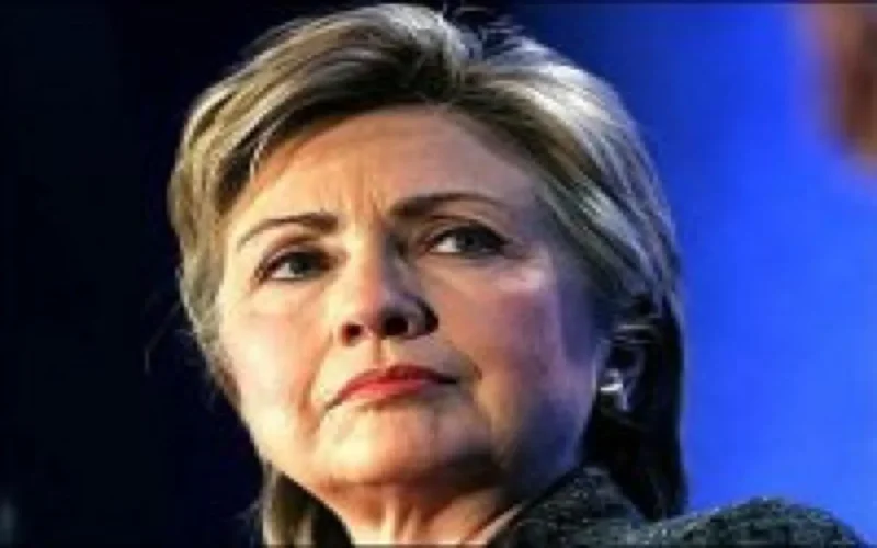 Sarkozy, Dati et Hillary Clinton qualifient le référendum constitutionnel d'historique