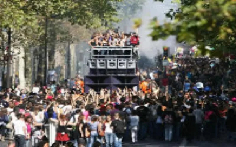 Le Maroc invité d'honneur de la Techno Parade 2011 à Paris