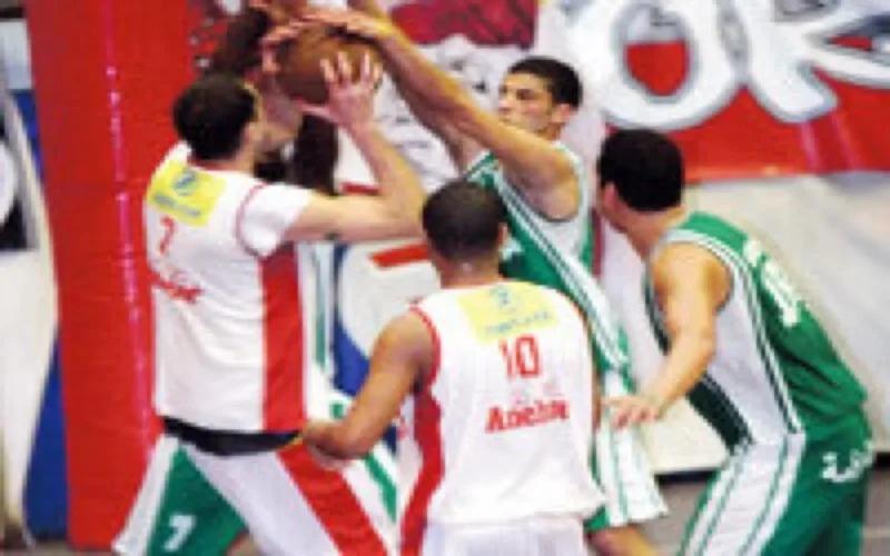 Bataille au sabre entre supporters casablancais