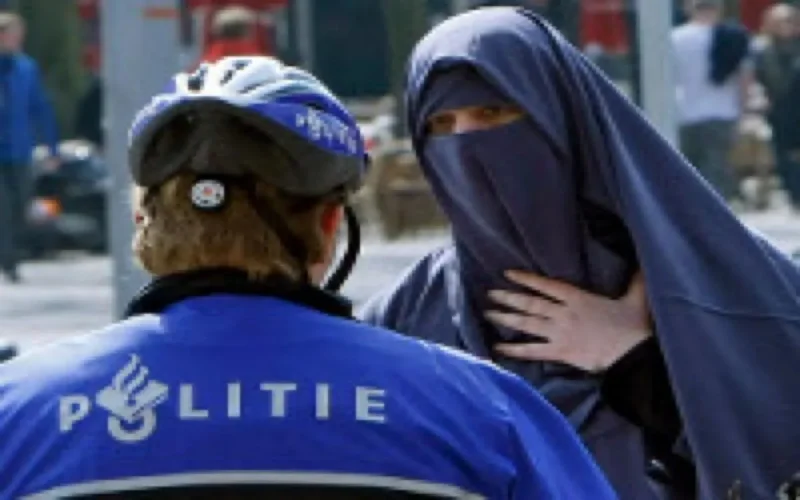 Pays-Bas : la police refuse d'appliquer la loi anti-burqa 