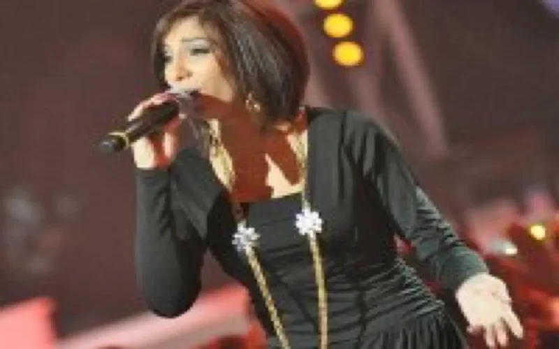 Dounia Batma perd en finale d'Arab Idol 2012