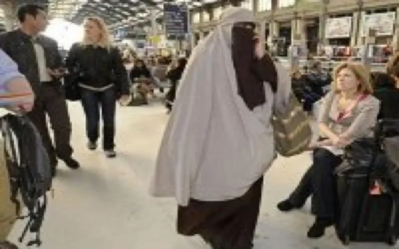 Une Marocaine condamnée pour port du niqab en Belgique