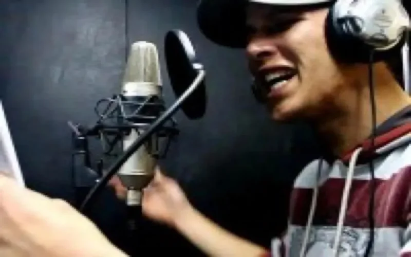 Le rappeur Mouad Belghouat reste en prison