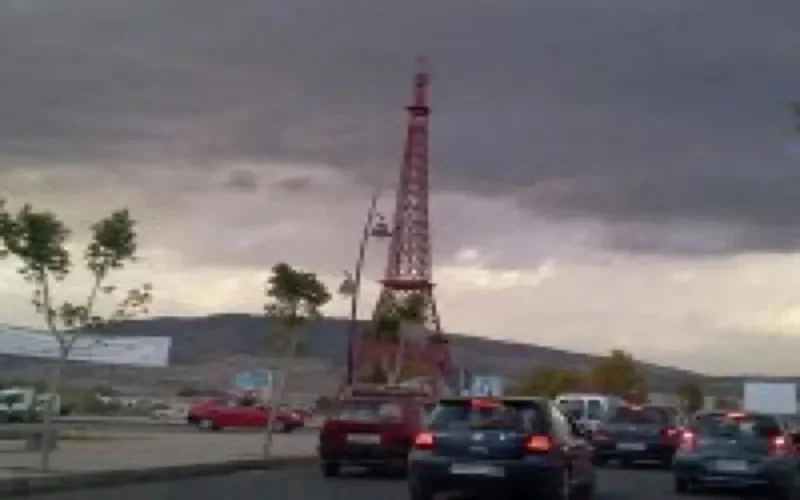 Mais où est passée la tour Eiffel de Fès ?