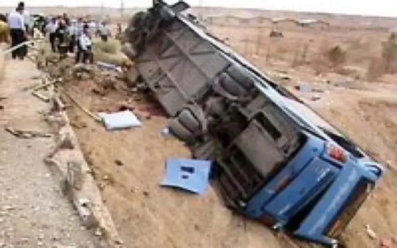 Un mort et 20 blessés dans un accident d'autocar à Tinjdad 