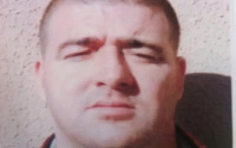 Abdelkarim El Kadaoui, Marocain recherché pour le meurtre de 4 personnes en France