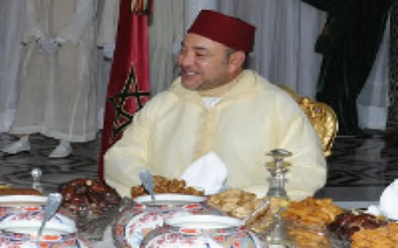 Le Roi Mohammed VI et Lalla Salma prennent l'Iftar chez Akhannouch à Casablanca