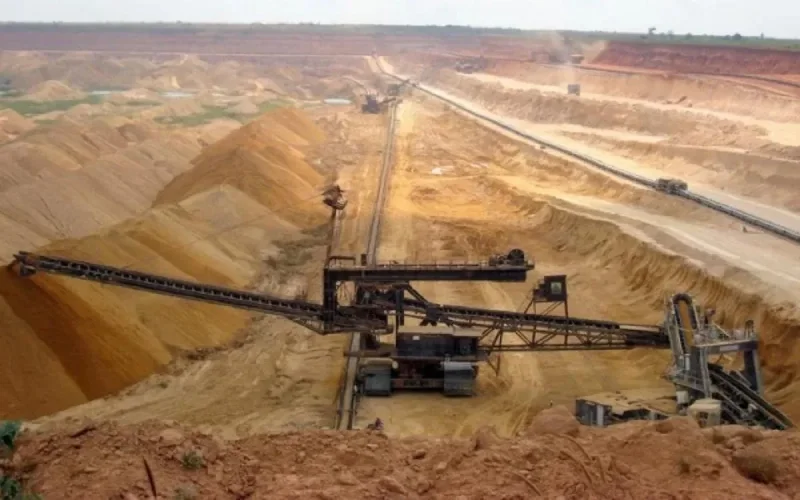 Des Marocains arrêtés pour avoir espionné des gisements de phosphate en Algérie