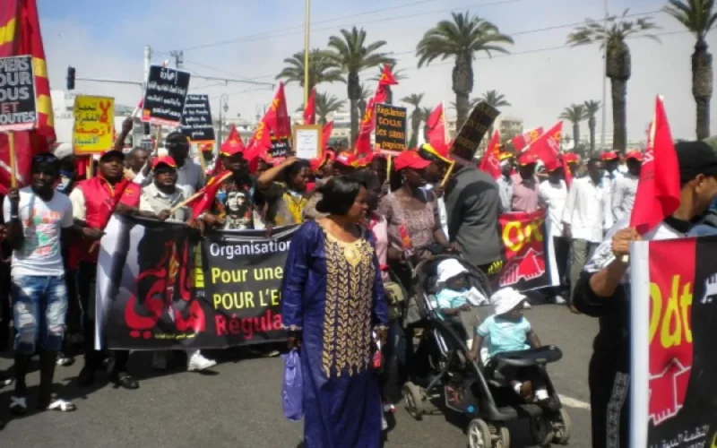 "Tout le monde, des papiers"