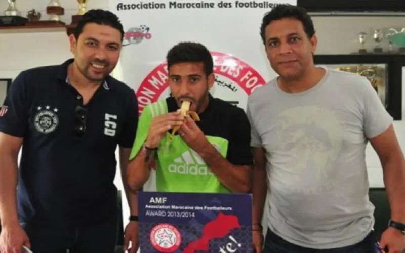 Mustapha El Haddaoui "s'empare de la banane" pour lutter contre le racisme dans le football