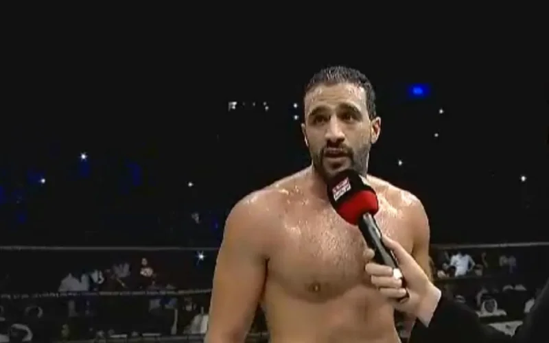 Badr Hari gagne par KO contre Arnold Oborotov