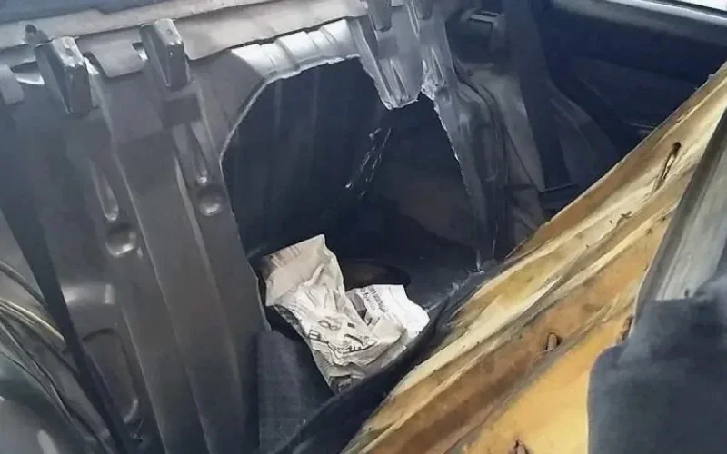 Un bébé de deux mois découvert dans le double-fond d'une voiture