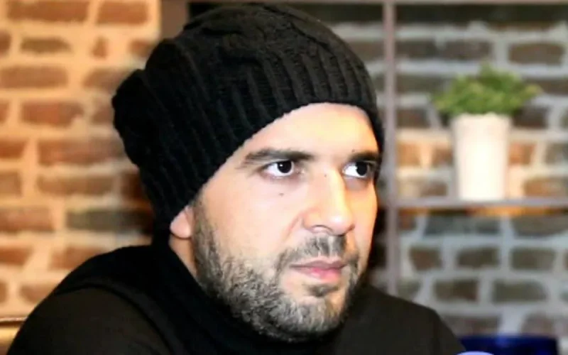 Le chanteur Douzi, récitateur de coran