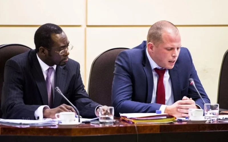 Je ne suis pas raciste, j'ai un conseiller ... noir