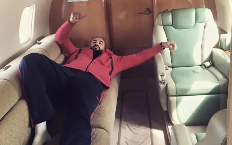 Photos : Badr Hari dans le Jet privé de Ramzan Kadyrov