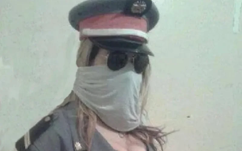 En prison pour avoir "sali" l'uniforme d'un gendarme avec des photos osées