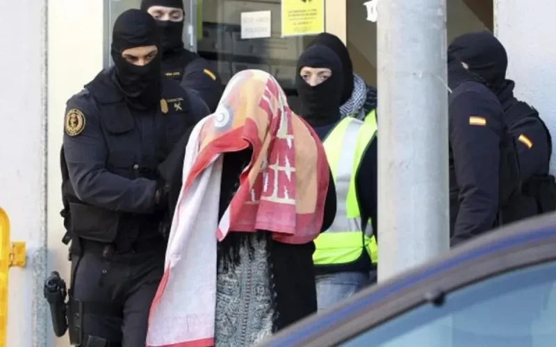 La mère des enfants arrêtés en Espagne alors qu'ils partaient pour le djihad emprisonnée