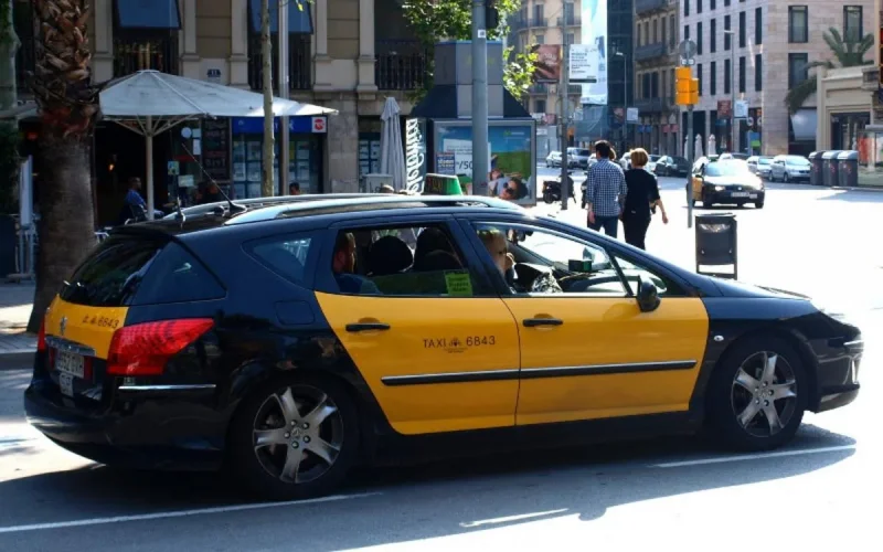 Catalogne : 12% des taximens étrangers sont Marocains