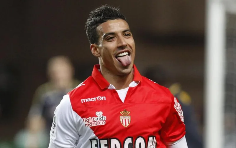 Après son « coup de tête » à l'arbitre, Nabil Dirar suspendu 