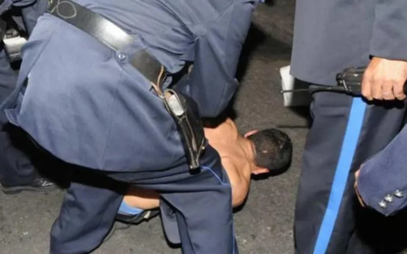 Un homme dans un état « hystérique » sème la panique dans un centre commercial à Casablanca