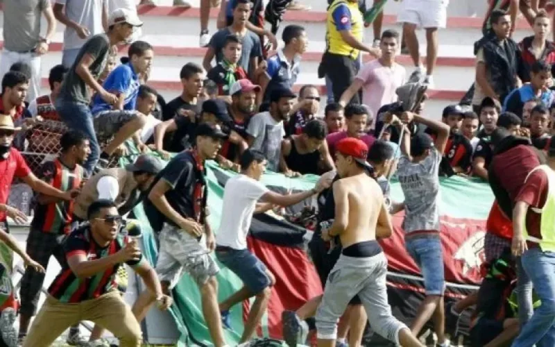Une soixantaine de mineurs « hooligans » interdits de stade à Casablanca