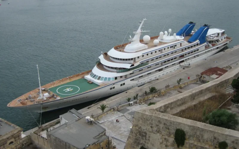 Le roi d'Arabie Saoudite délaisse Marbella pour Tanger