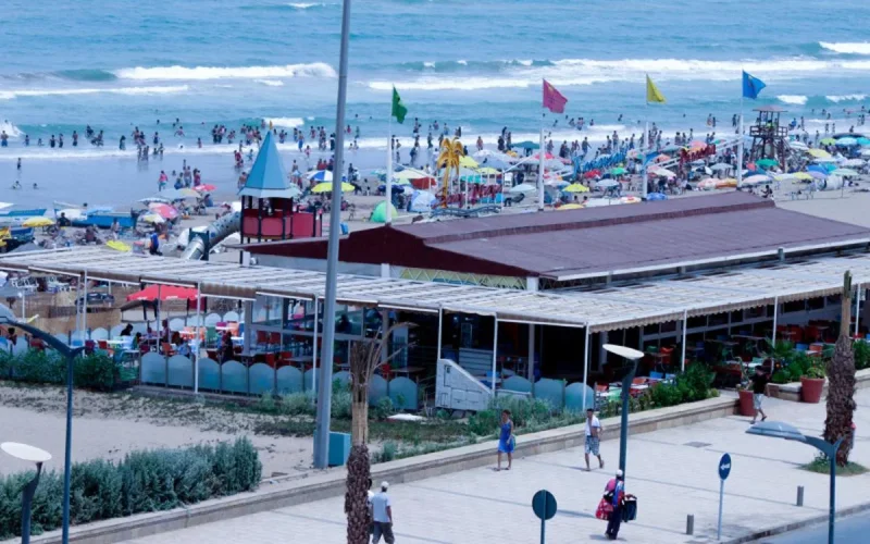 Saidia prise d'assaut par les Marocains du monde (vidéo)