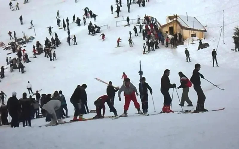 Maroc : la station de ski Michlifen prise d'assaut (vidéo)