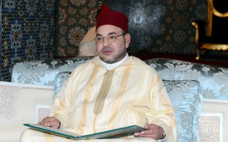 Mohammed VI envoie une aide aux migrants expulsés d'Algérie