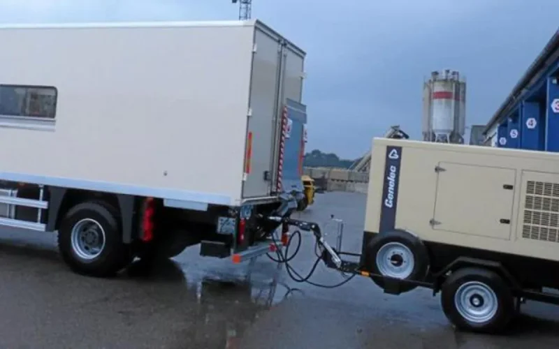 Le roi Mohammed VI commande un camion avec une cuisine mobile pour 800 personnes