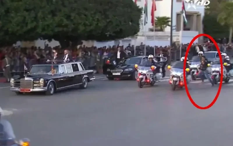Des guetteurs du cortège royal arrêtés 