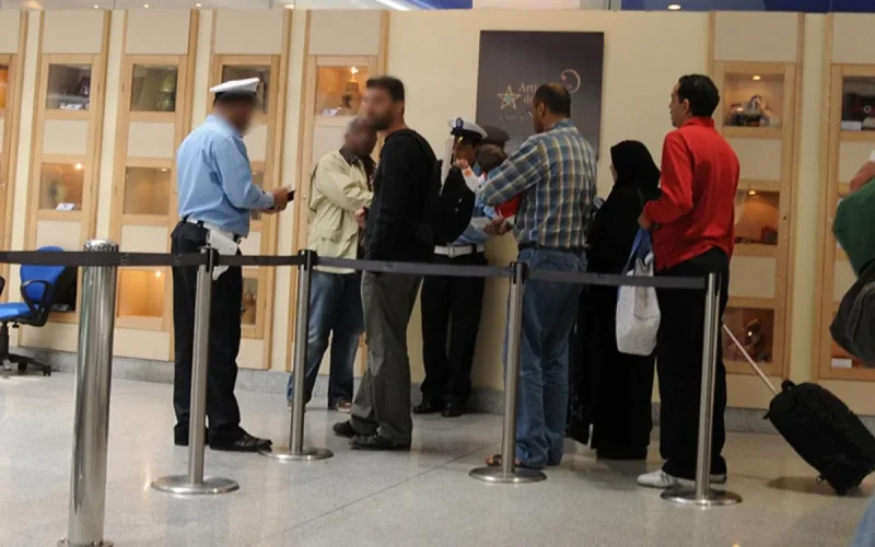 Un inspecteur de police arrêté pour falsification à l'aéroport de Casablanca