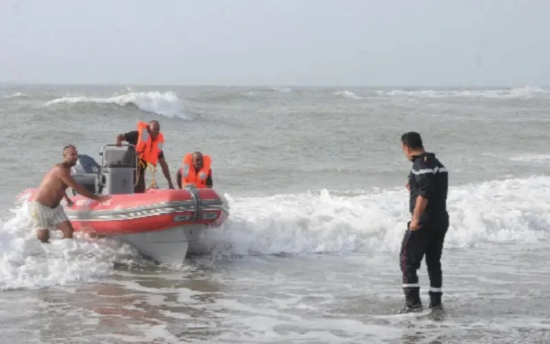 Trois enfants meurent noyés sur une plage de Tanger (vidéo)