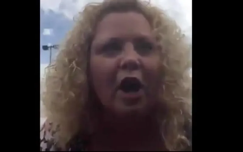Quand une pro-Trump menace de mort trois femmes voilées (vidéo)
