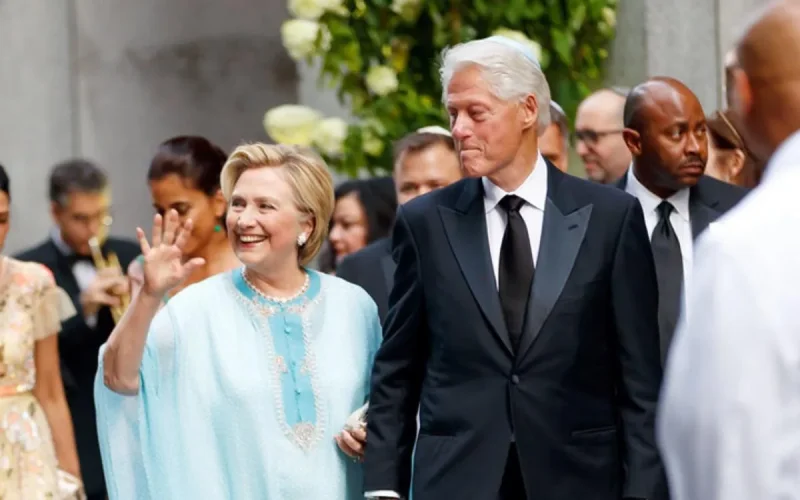 Photo : Hillary Clinton en gandoura marocaine