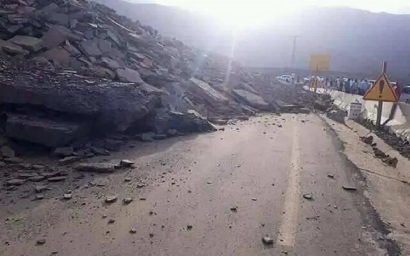 Un éboulement rocheux bloque la route entre Marrakech et Ouarzazate