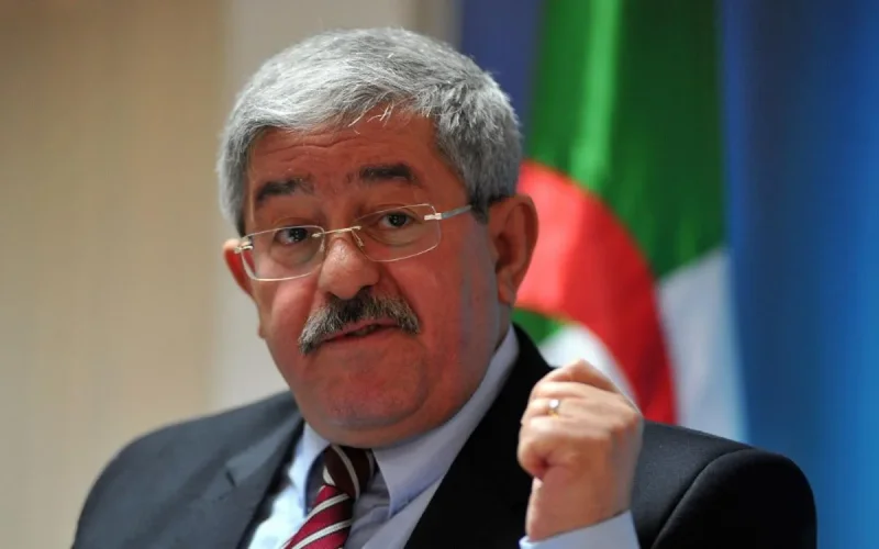 Le Premier ministre algérien à 100% derrière Messahel (vidéo)