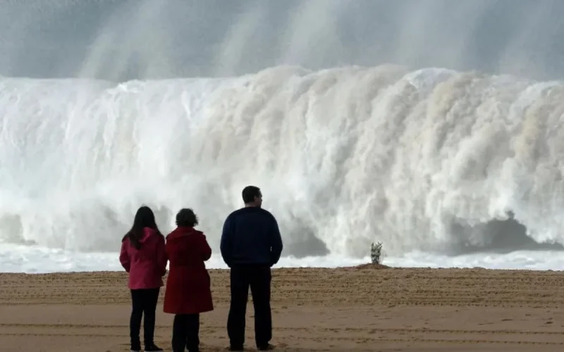 Des vagues de 5 à 6 mètres attendues dès vendredi au Maroc