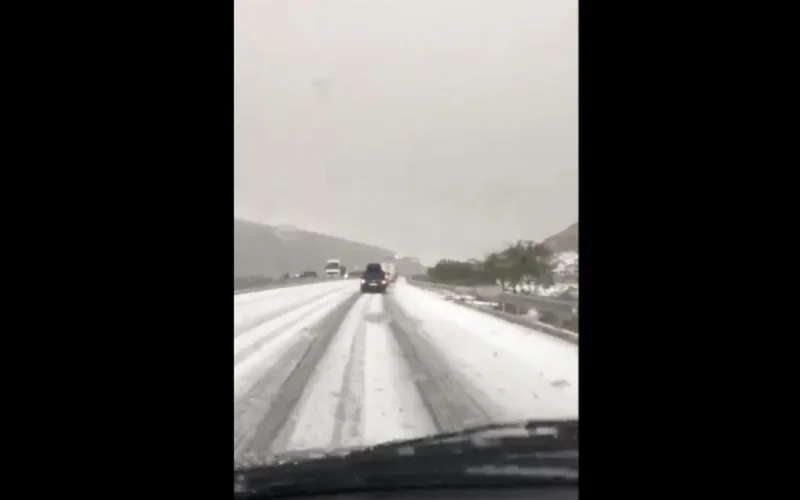 Vidéo : une première, l'autoroute entre Marrakech-Agadir couverte de neige