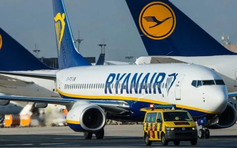 Des passagers en colère après l'annulation d'un vol Ryanair entre Nîmes et Fès (Màj)