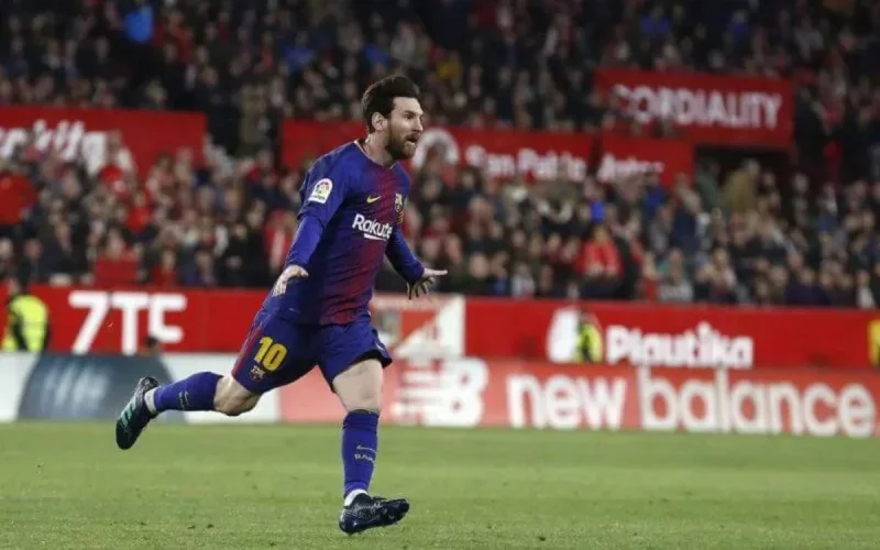 Le match Barcelone-Séville prévu à Tanger sera diffusé sur Arryadia