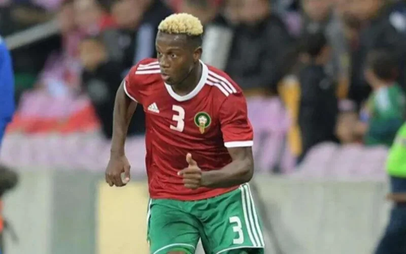 Hamza Mendyl contraint de s'excuser après des insultes envers un supporter