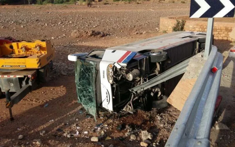 Maroc : le renversement d'un autocar fait 54 blessés
