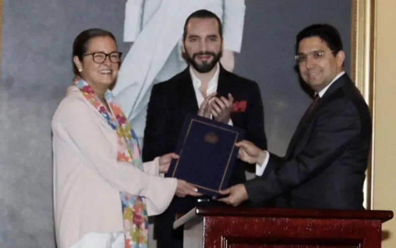 En vidéo, la gifle du président du Salvador au Polisario 