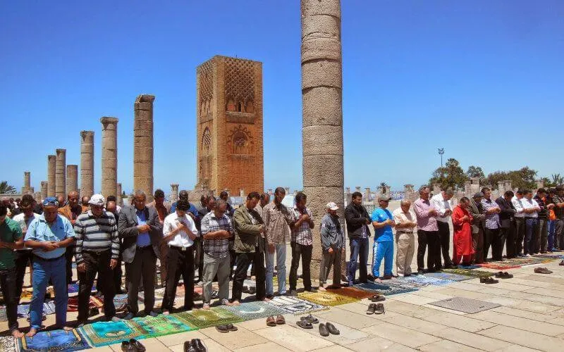 Les Marocains se disent moins religieux