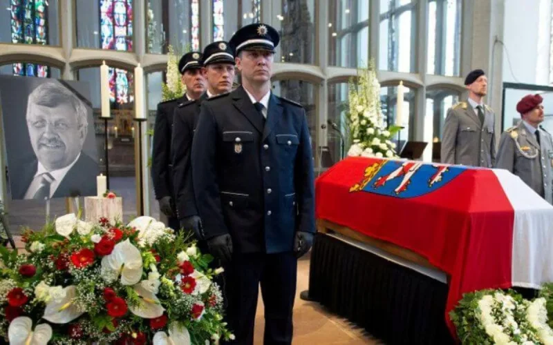 Allemagne : un néo-nazi reconnaît l'assassinat d'un pro-migrants partisan d'Angela Merkel